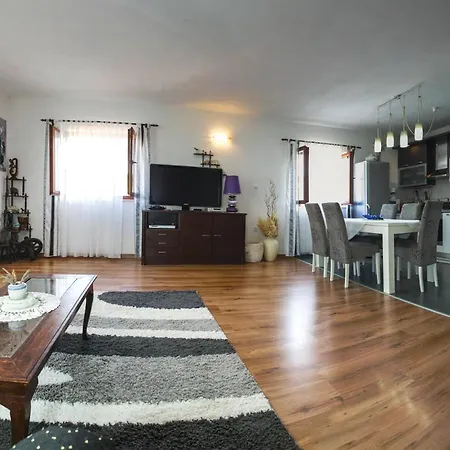 Lägenhet Varos Bb *