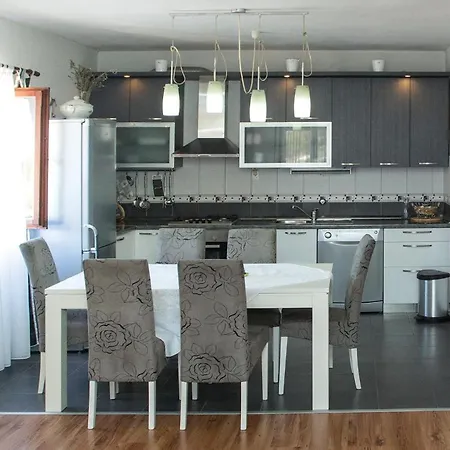 Varos Bb Apartament *